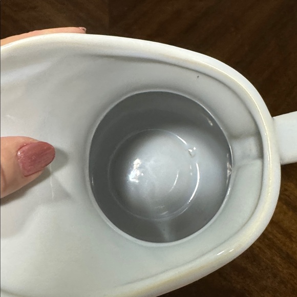 Vtg 1970s McCoy white pottery pitcher. #7527. - Picture 5 of 7